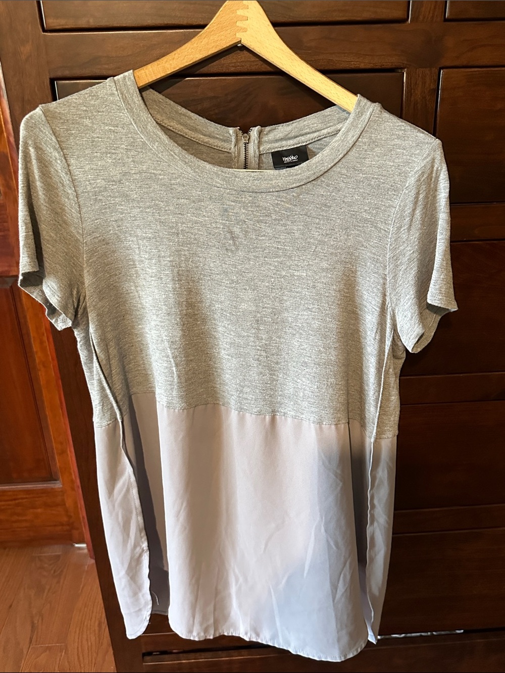 Mossimo Supply Co. Two-Tone Light Gray Short Sleeve Layered Top
